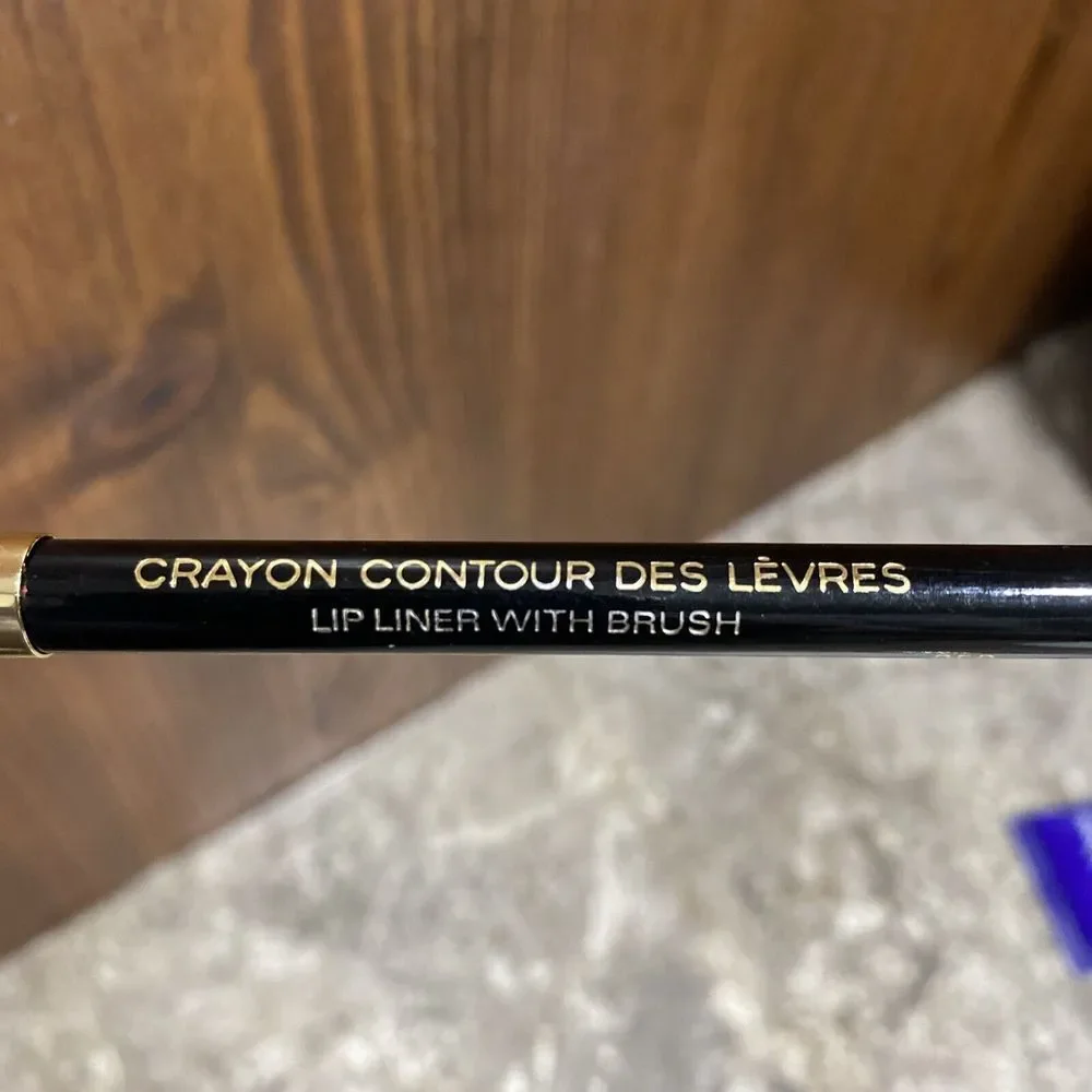 Chanel Crayon Contour Des Levres Lip Liner With Brush‎ Shade Red RARE lipliner